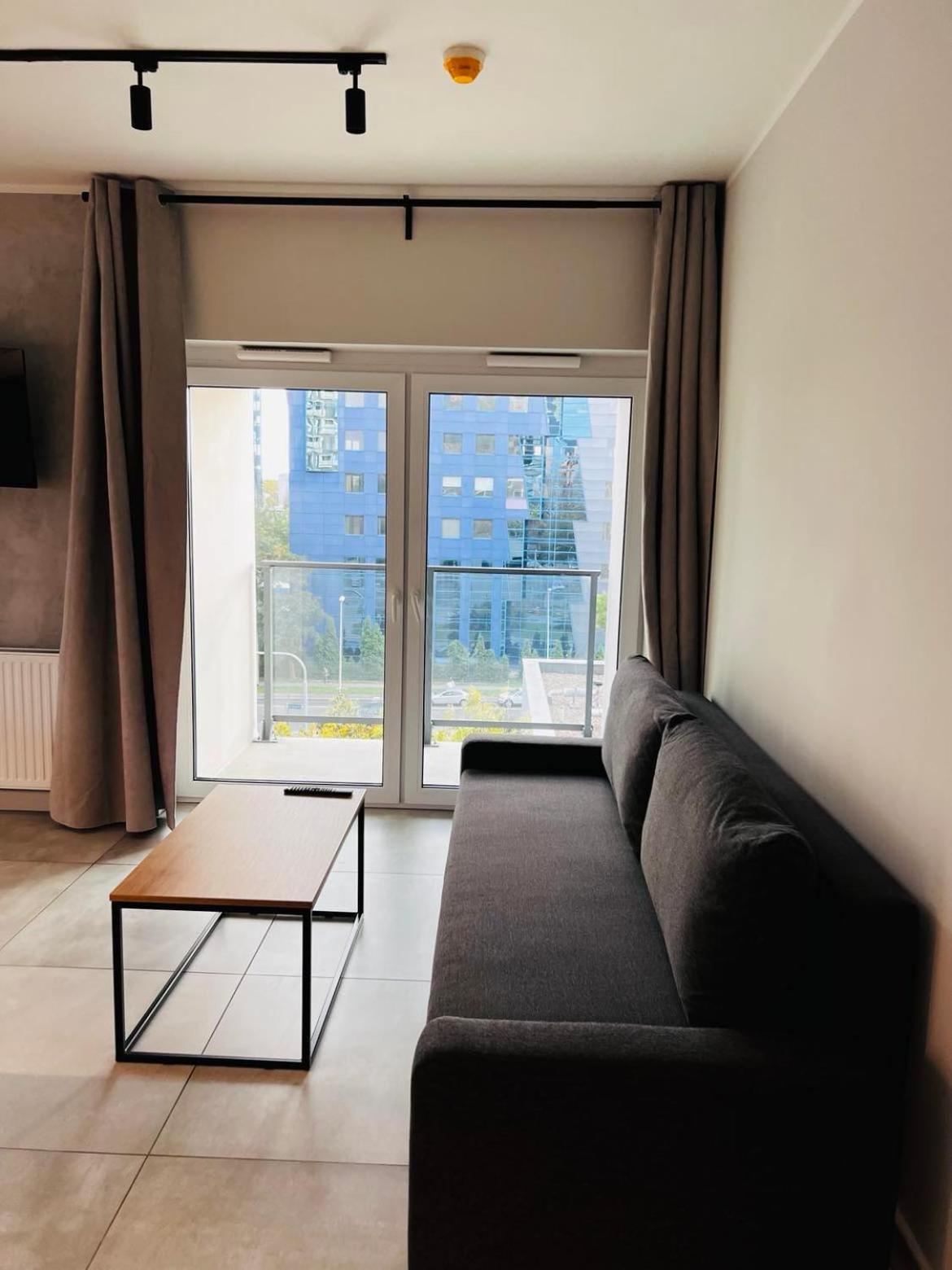 Property Apart - Legnicka Business Center Βρότσλαβ Εξωτερικό φωτογραφία